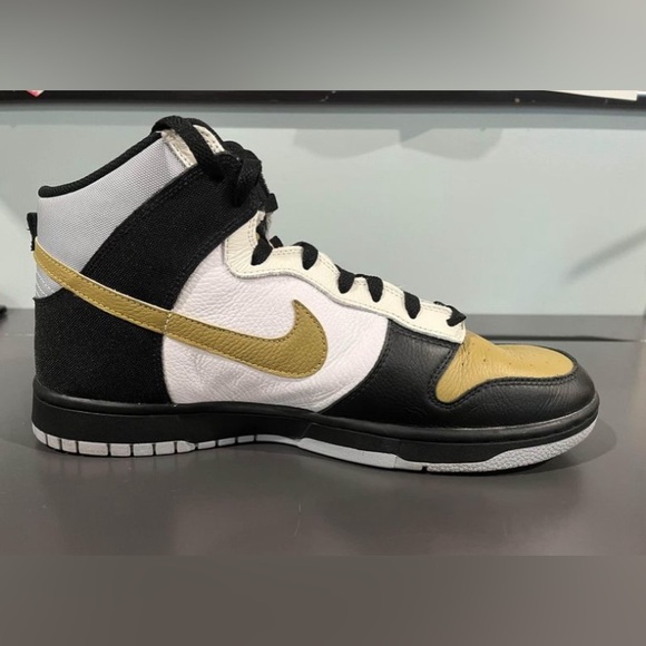 Custom Nike dunk highs. Men’s size 12. - Picture 6 of 7